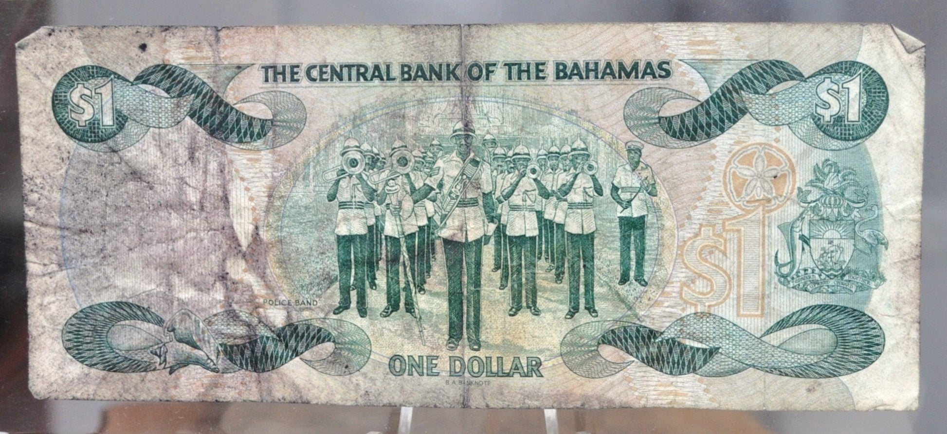 1992 Bahamas Central Bank 1 Dollar Note - Vertical and Horizontal Serial - Queen Elizabeth II - 1992 British Bahamas One Dollar Note - P#51a