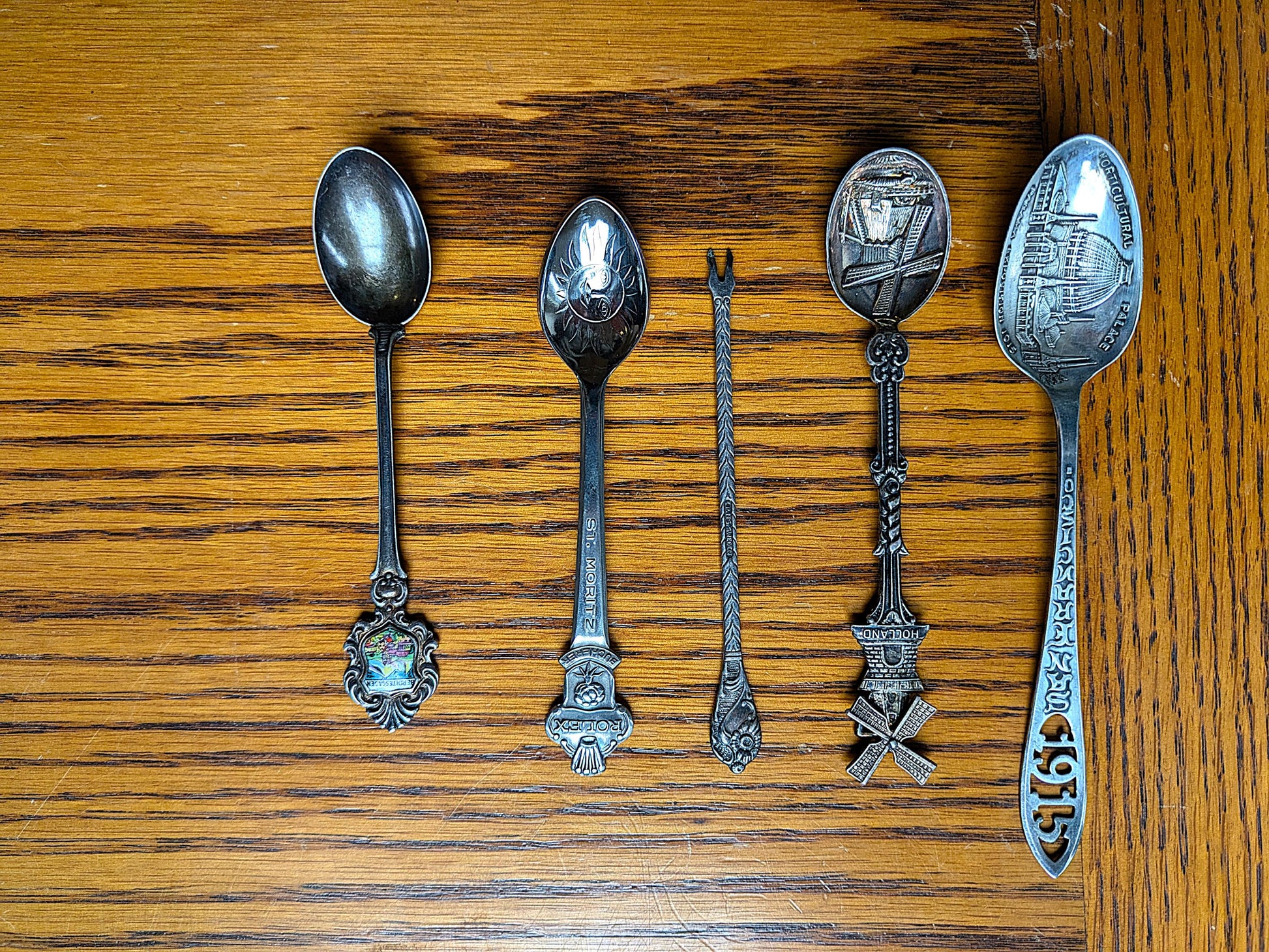 Set of 5 Antique Foreign Silver Souvenir Spoons - Décor & Collections - Silver Spoons and Lobster Fork - Souvenir Silverware