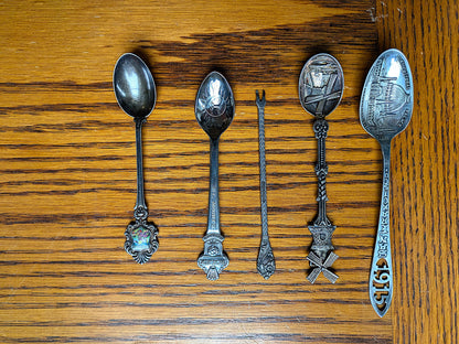 Set of 5 Antique Foreign Silver Souvenir Spoons - Décor & Collections - Silver Spoons and Lobster Fork - Souvenir Silverware