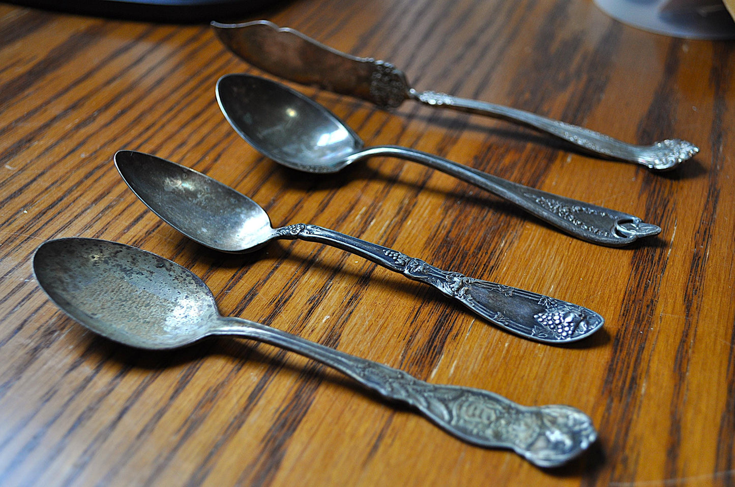 Set of 4 Antique Rogers Silver Souvenir Spoons and Knife - Décor & Collections - Silver Spoons - Souvenir Silverware