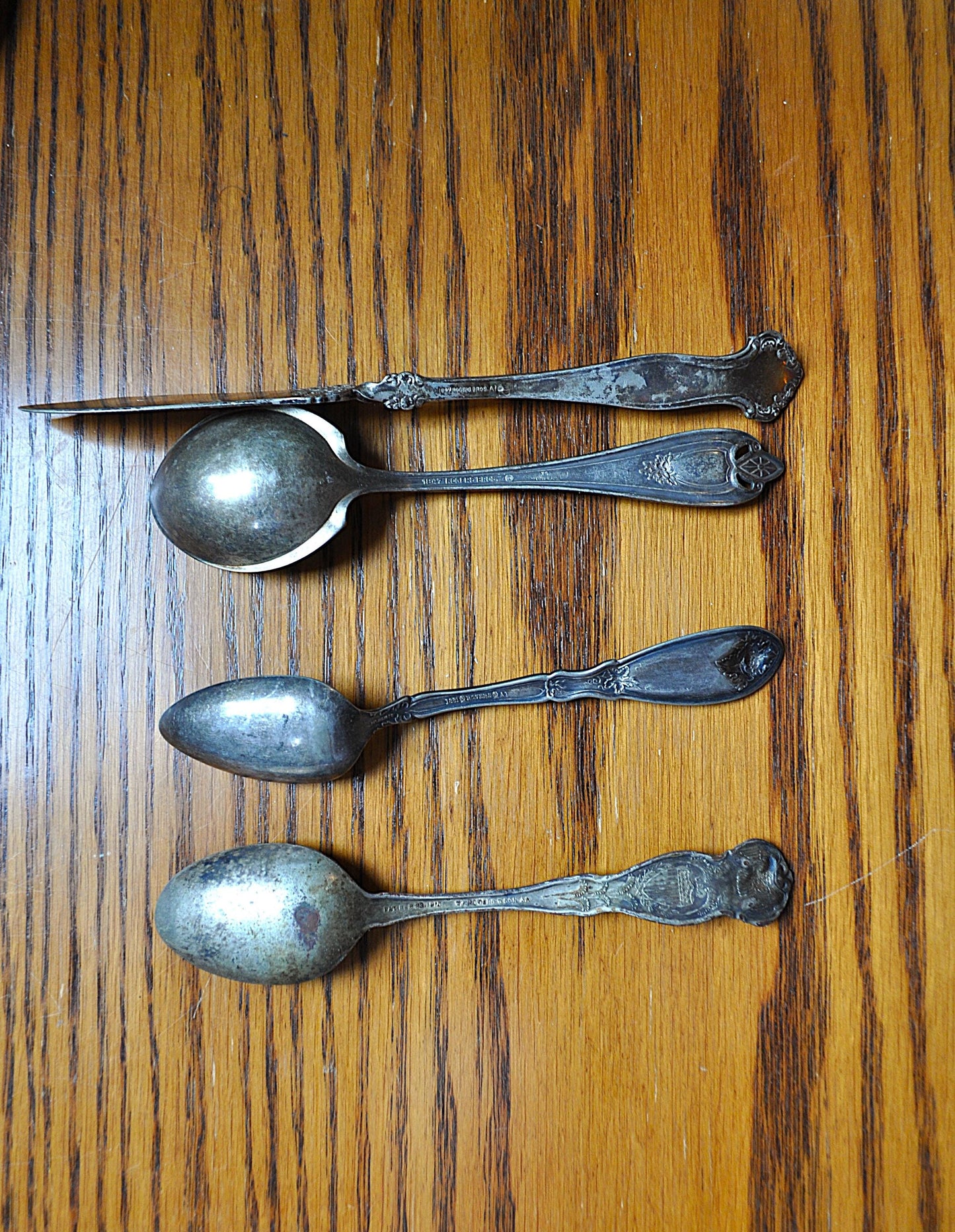 Set of 4 Antique Rogers Silver Souvenir Spoons and Knife - Décor & Collections - Silver Spoons - Souvenir Silverware