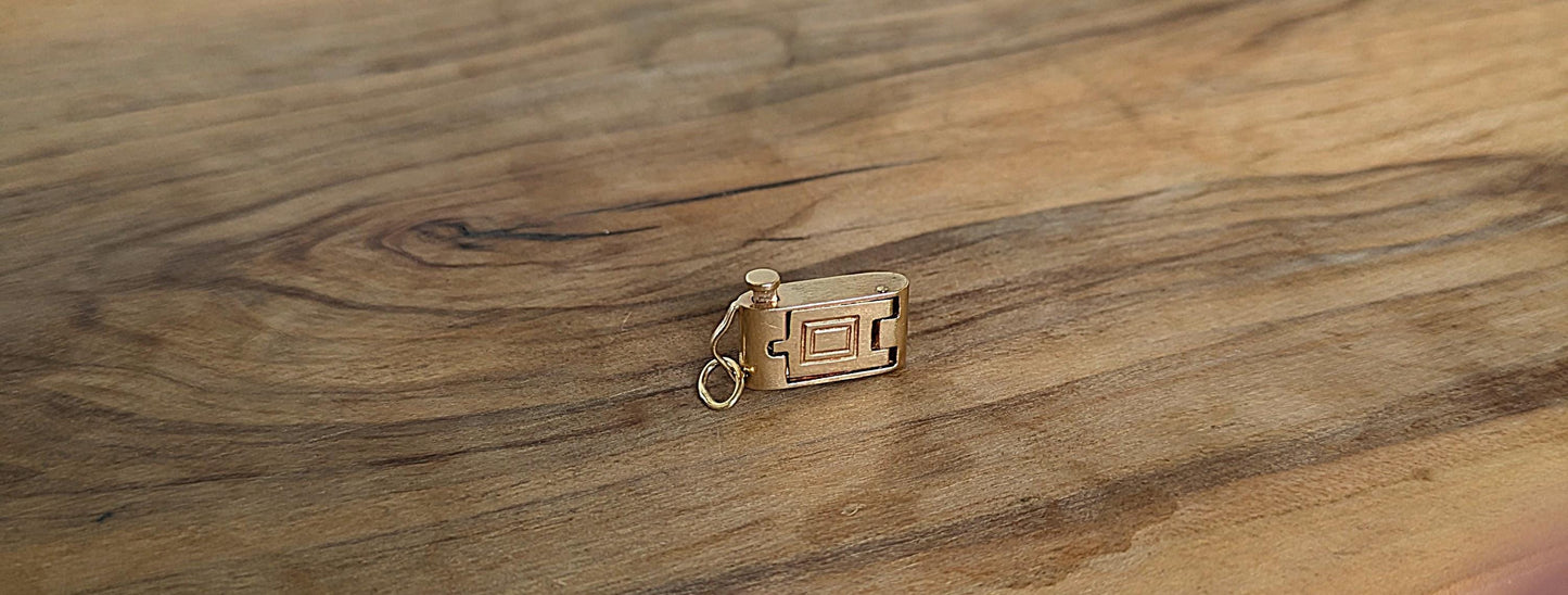 Vintage 14K Gold Camera Moveable Lens Charm - Stamped 14K - Gold Charm - Yellow Gold Charm - Moveable Charms