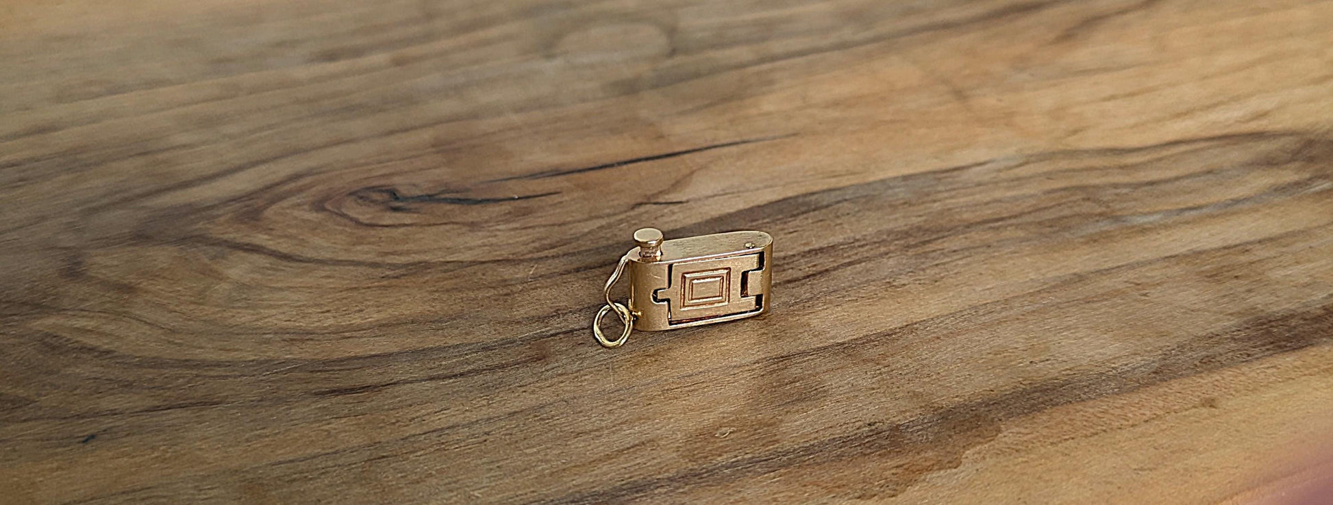 Vintage 14K Gold Camera Moveable Lens Charm - Stamped 14K - Gold Charm - Yellow Gold Charm - Moveable Charms