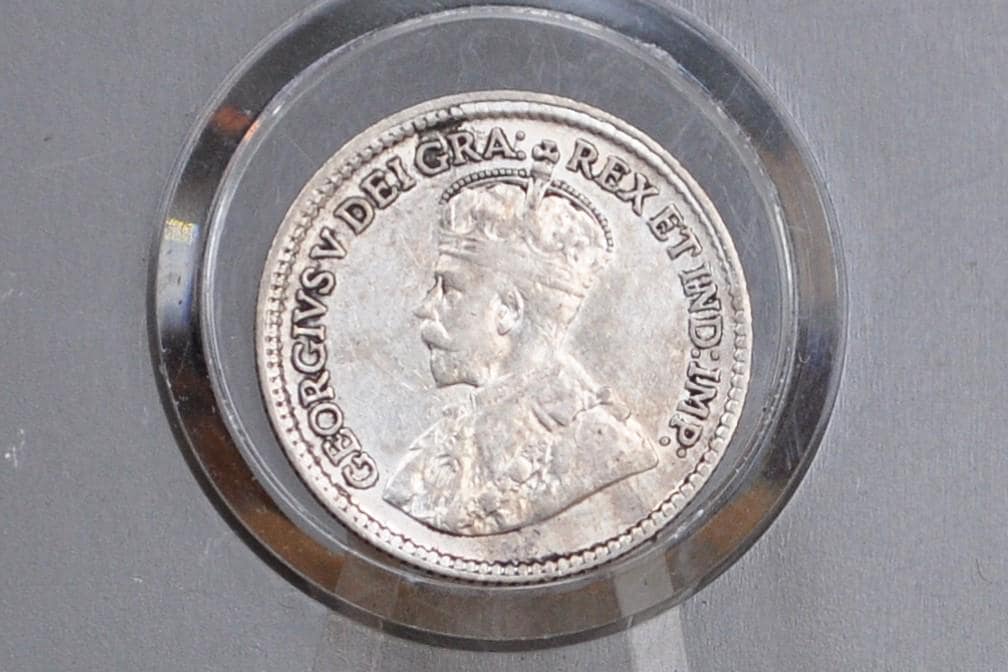 1920 Canadian Silver 5 Cent Coin - XF (Extremely Fine) Condition - King George - Canada 5 Cent 80% Silver 1920 Canada