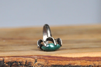 Unique Sterling Silver Jade Oval Ring - Size 5 - Stamped and Tested Sterling Silver - &quot;U&quot; Looped Dome Design