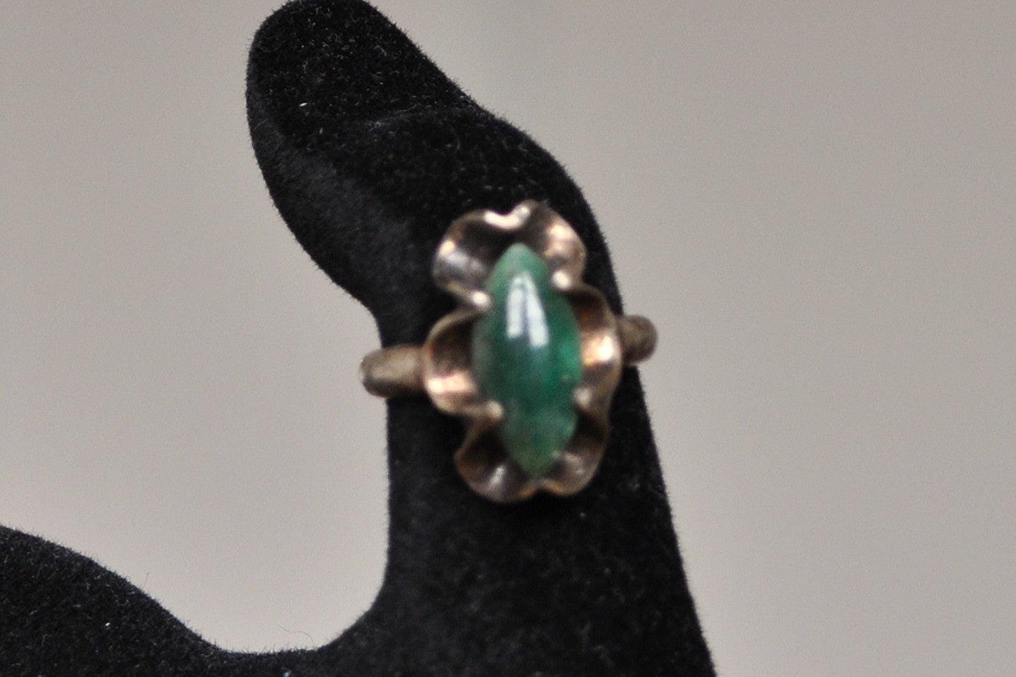 Unique Sterling Silver Jade Oval Ring - Size 5 - Stamped and Tested Sterling Silver - &quot;U&quot; Looped Dome Design
