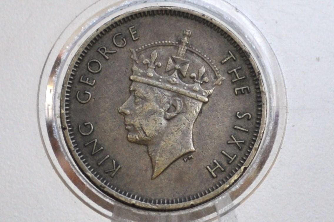 1965 Hong Kong Ten Cents - UNC Grade / Condition - Queen Elizabeth II - 10 Centimes Hong Kong -