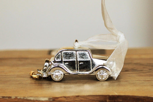 Just Married Wedding Escape Car Christmas Ornament - Gloria Duchin Inc 1999 - Antique Buggy Car Ornament