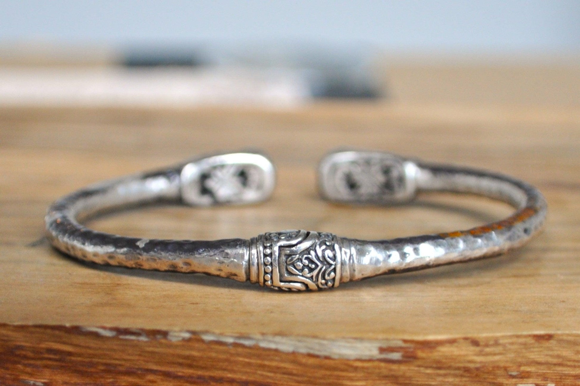 Vintage Sarda Bali Handmade Artisan Hammered Bracelet - W 2.5 In , H 2 In (Expandable) - Stamped and Tested Sterling Silver - Indonesia Jewe