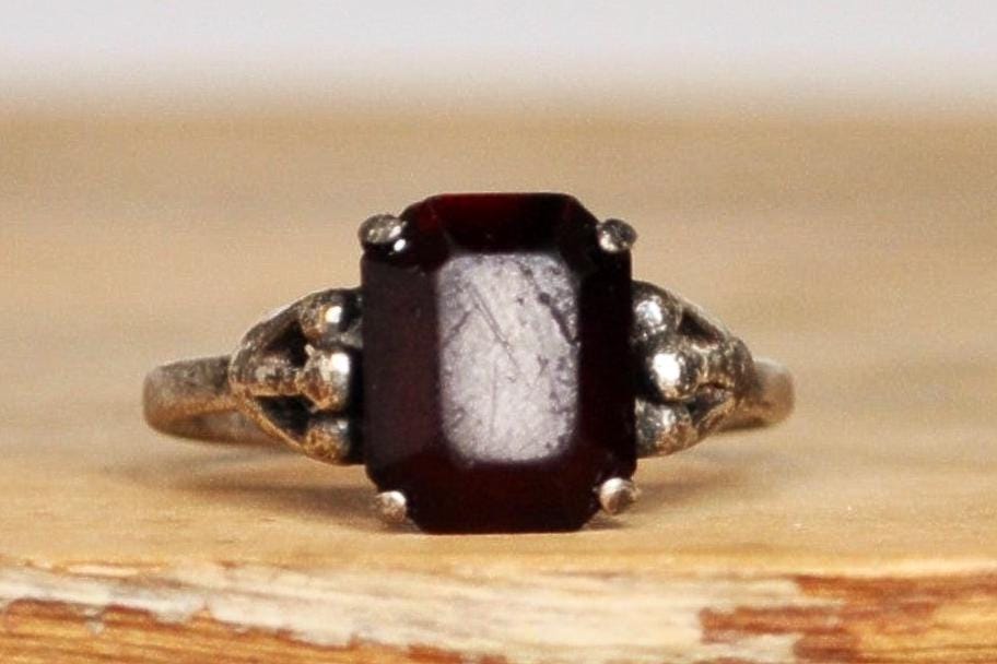 Sterling Silver Sarah Coventry Cubic Zirconia Garnet Ring - Size 7 - Stamped and Tested Sterling Silver - Rectangle Cut Ring