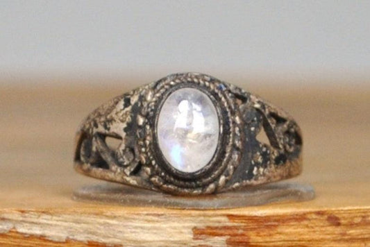 Exquisite Silver Moonstone Ring - Size 5.5 - Stamped and Tested Sterling Silver - Unique Filigree - Antique