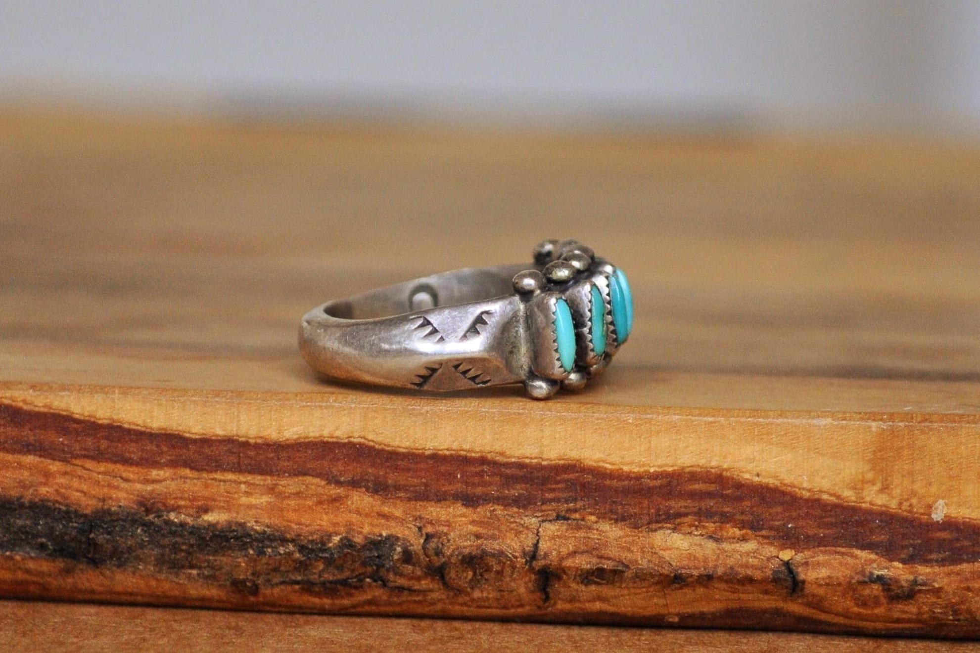 Vintage Janice Paloma Needlepoint Turquoise Inlay Zuni Ring - Size