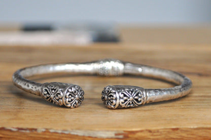 Vintage Sarda Bali Handmade Artisan Hammered Bracelet - W 2.5 In , H 2 In (Expandable) - Stamped and Tested Sterling Silver - Indonesia Jewe