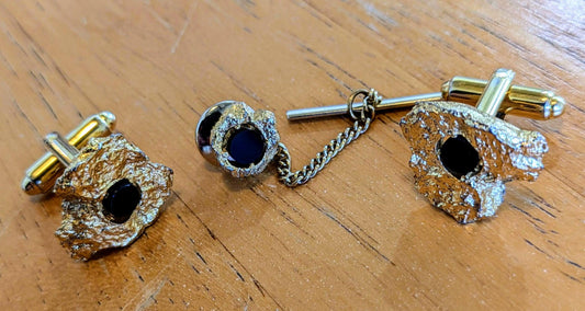 Elegant Dante Gold Nugget and Onyx Cufflinks Set - Cufflinks and Tie Tack Set - Vintage Dante Signed Textured Goldtone Accent Cufflink Set