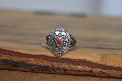 Zuni Red Coral Inlay Shield Split Ring - Size 5 - Stamped and Tested Sterling Silver - Zuni Coral - Titos Jewelry
