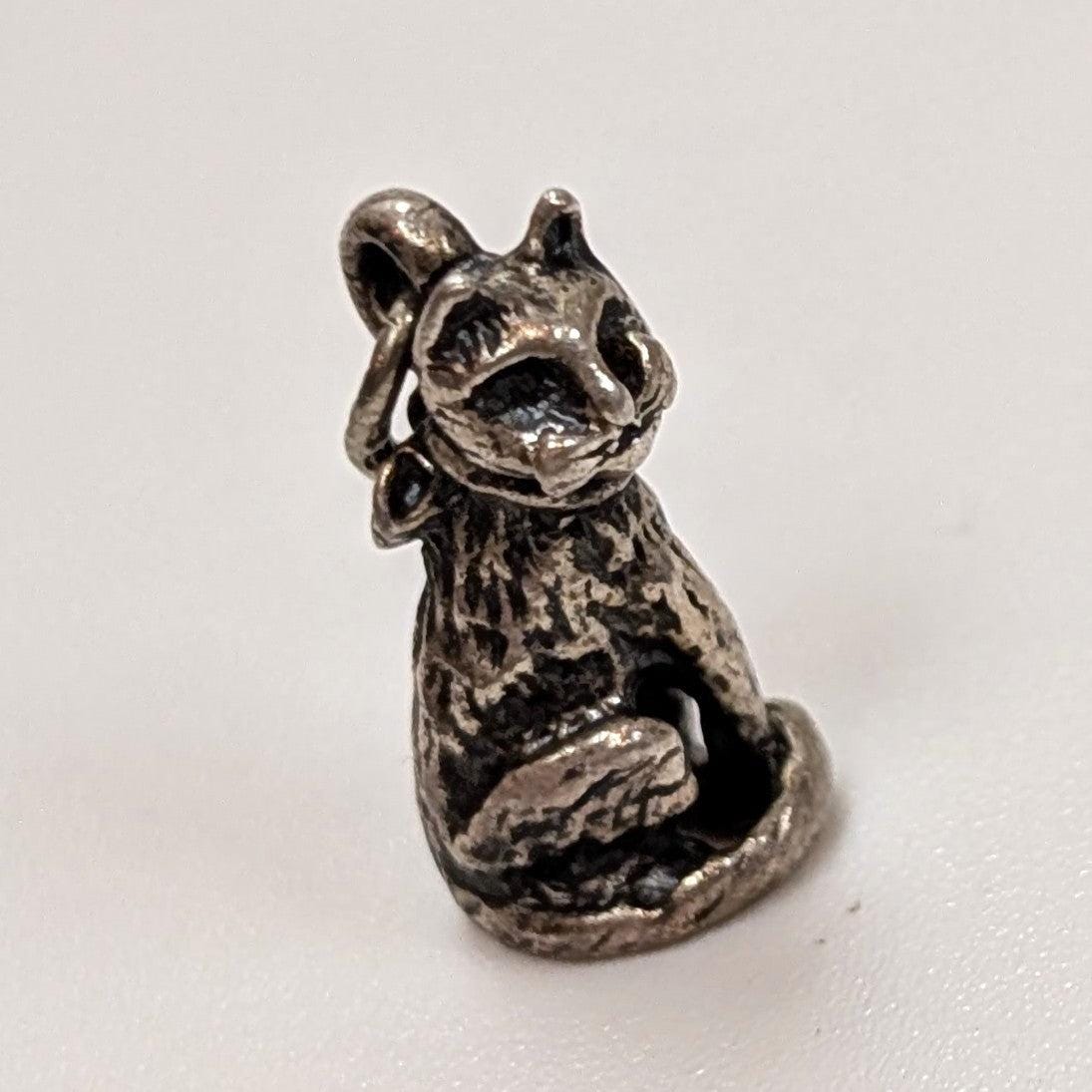 Vintage Sterling Sitting Cat Charm - 925 Silver - 2.69 grams