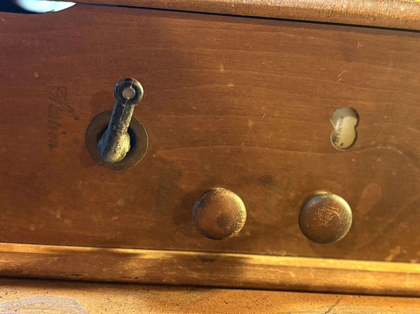 1956 Guild Country Belle Novelty Wall Radio - &quot;The Country Belle&quot; Antique Telephone Style AM Tube Radio