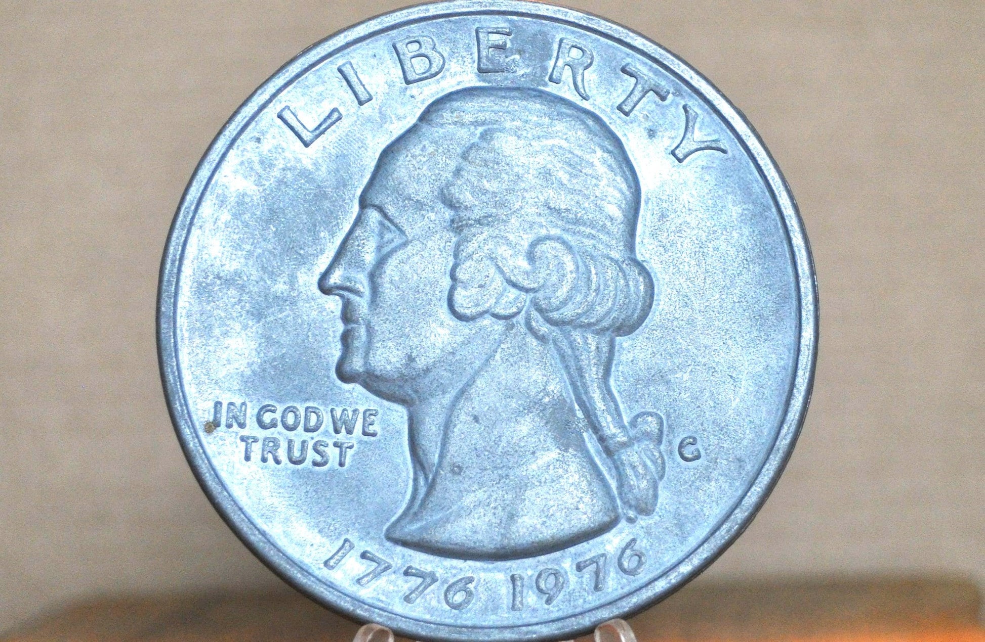 Paper Weight Large Novelty US Bicentennial Quarter - United States 200th Anniversary of American Independence Novelty Quarter