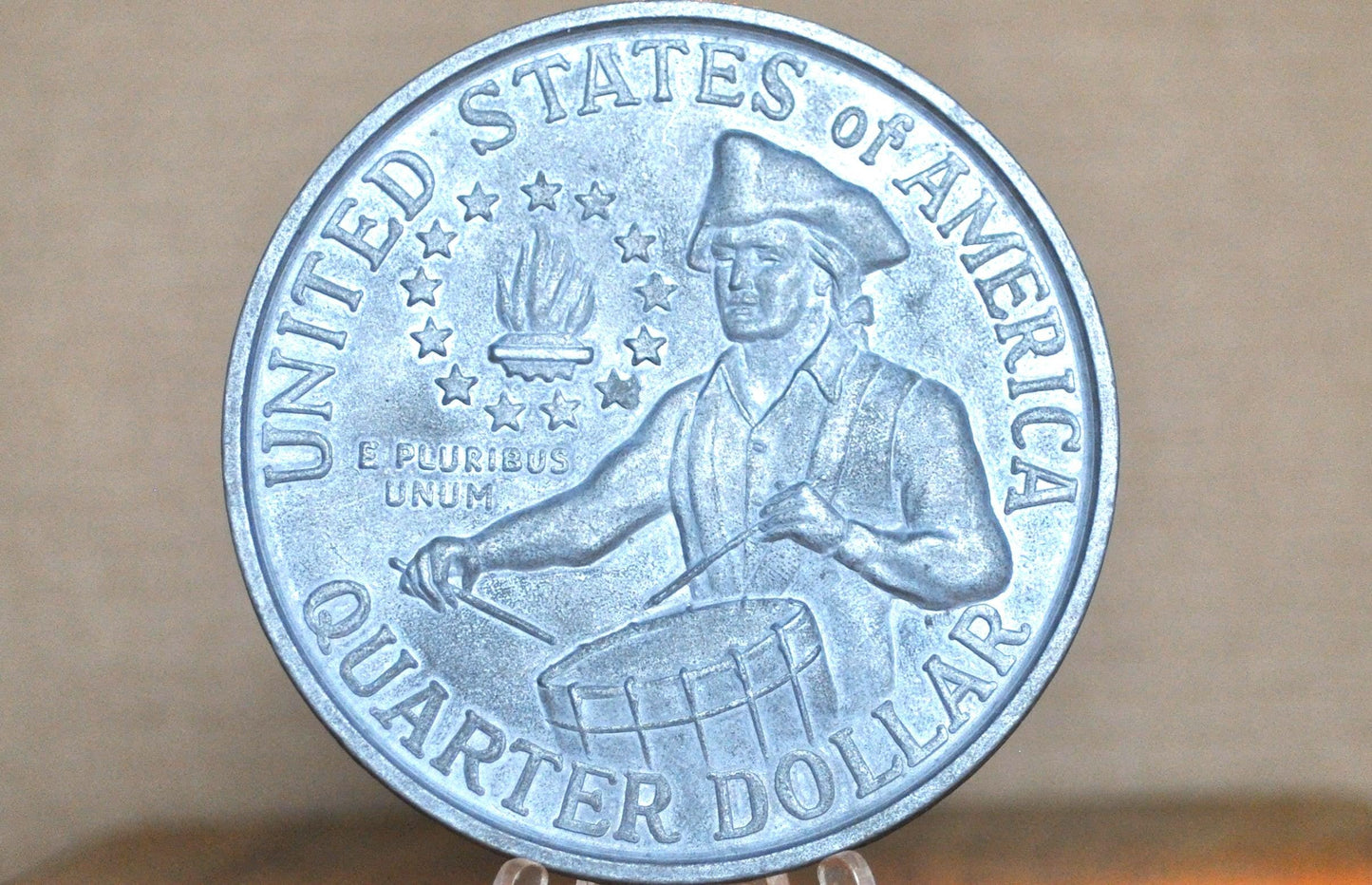 Paper Weight Large Novelty US Bicentennial Quarter - United States 200th Anniversary of American Independence Novelty Quarter