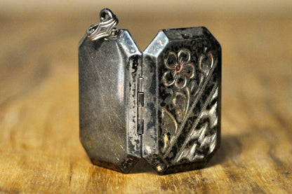 Vintage Victorian Floral Locket Pendant - Stamped and Tested Sterling Silver - Picture Locket - Photo Keepsake