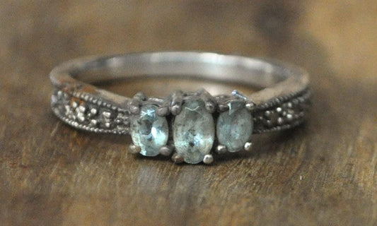 Vintage STS Jewels Blue Topaz 925 Sterling Silver Ring Sz 6.5 - Sky Blue Topaz 3-Stone Trilogy Ring, 925 Sterling Silver, Size 6.5