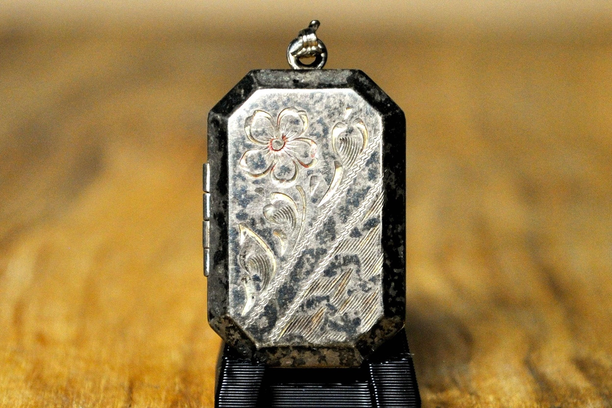 Vintage Victorian Floral Locket Pendant - Stamped and Tested Sterling Silver - Picture Locket - Photo Keepsake