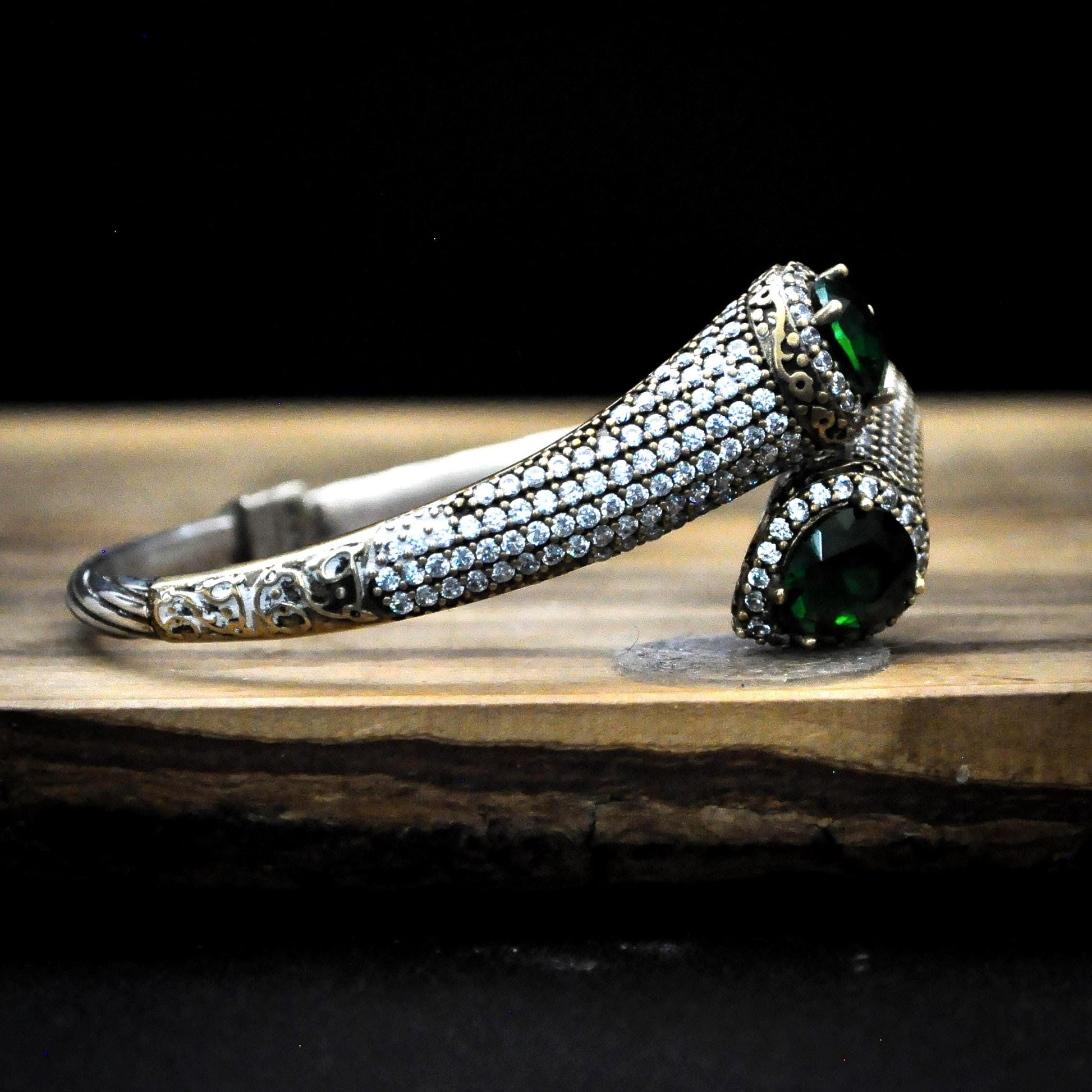 Antique Silver-Tone Turkish Bangle featuring Pavé Accents and Green Stones - Vintage-Inspired Teardrop Green Stone Open Bangle with Textured