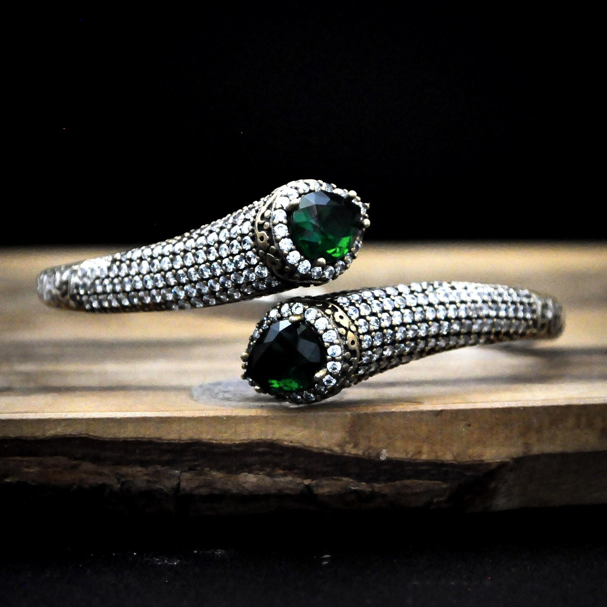 Antique Silver-Tone Turkish Bangle featuring Pavé Accents and Green Stones - Vintage-Inspired Teardrop Green Stone Open Bangle with Textured