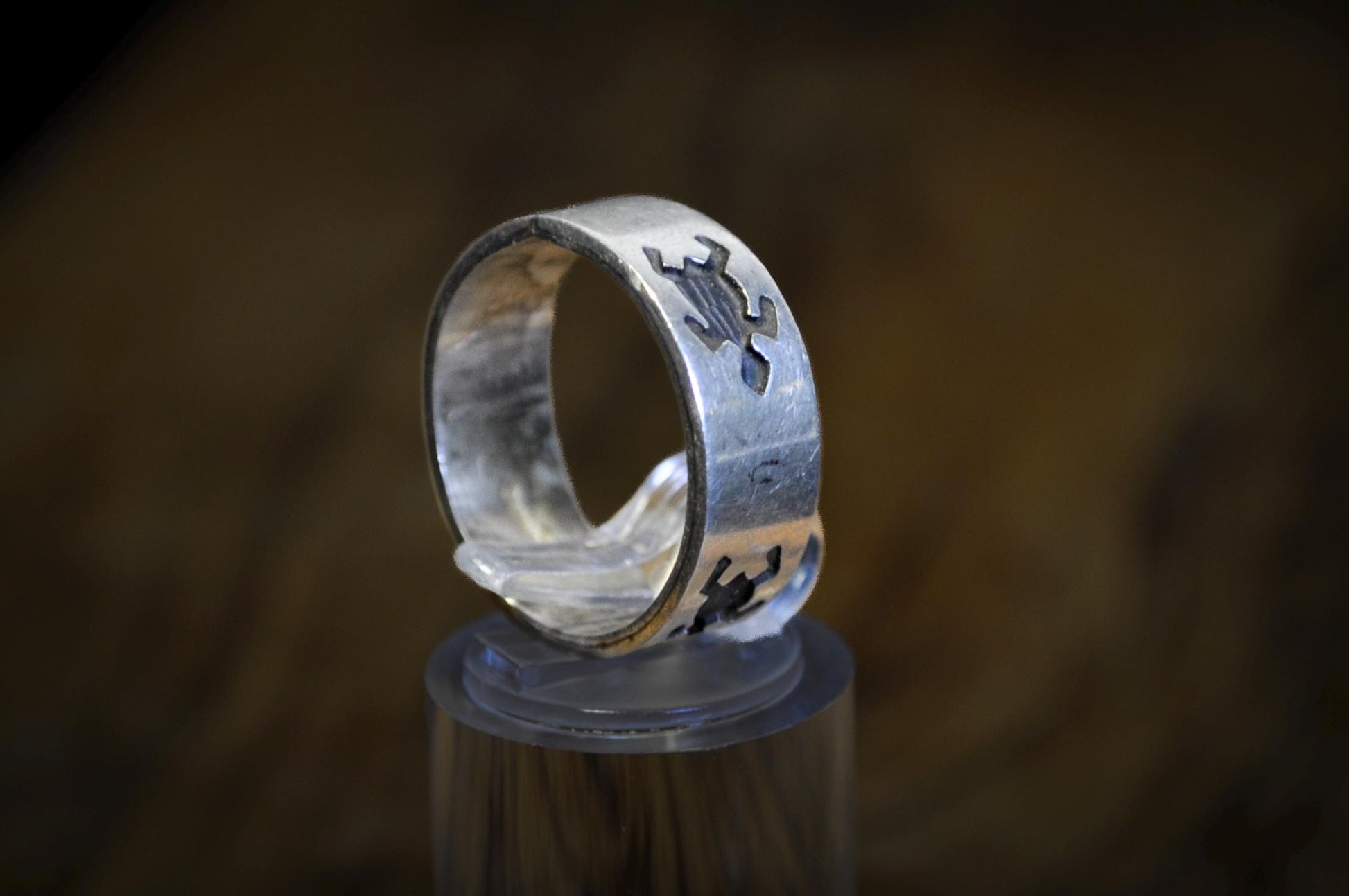 Vintage Sterling Silver Native Turtle Band Ring Size 7 - Stunning Size 7 Sterling Silver Turtle Band Ring