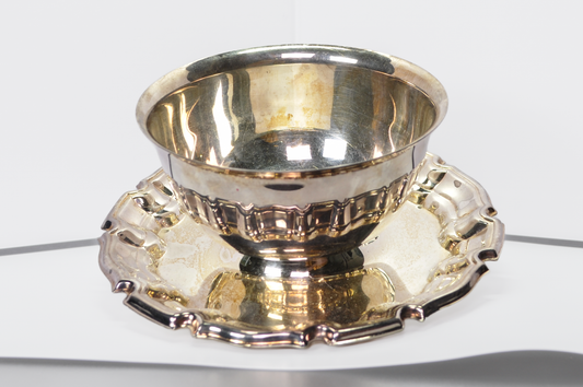 Towle Silverplate Scalloped Gravy Server Attached Base Plate - Vintage TOWLE Silverplate Gravy Boat Sauce Bowl with Attached Underplate Scalloped