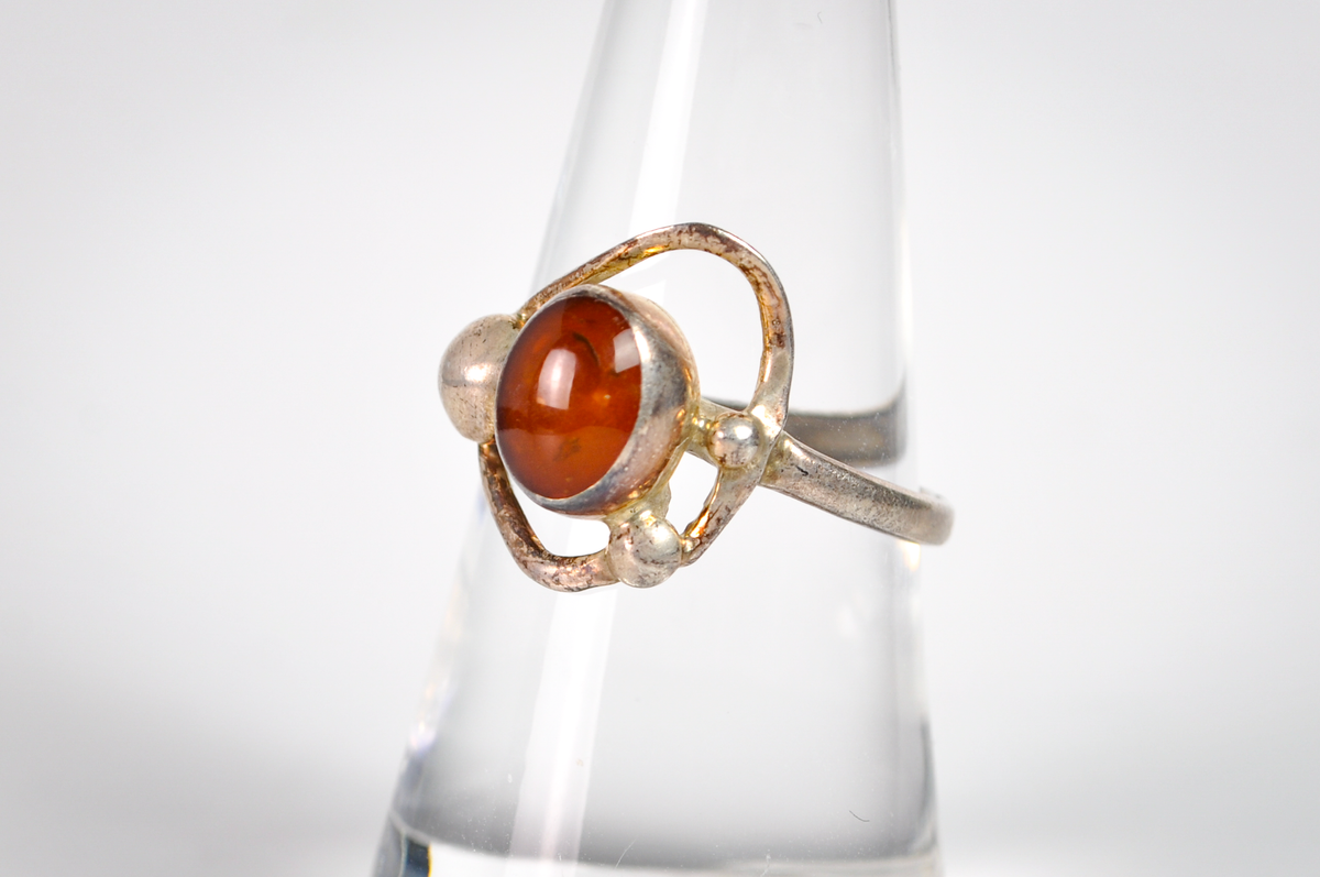Vintage Modernist Sterling Silver Amber Ring Size 8 Open Wire Statement Design - Size 8 Amber Vintage Silver Statement Jewelry