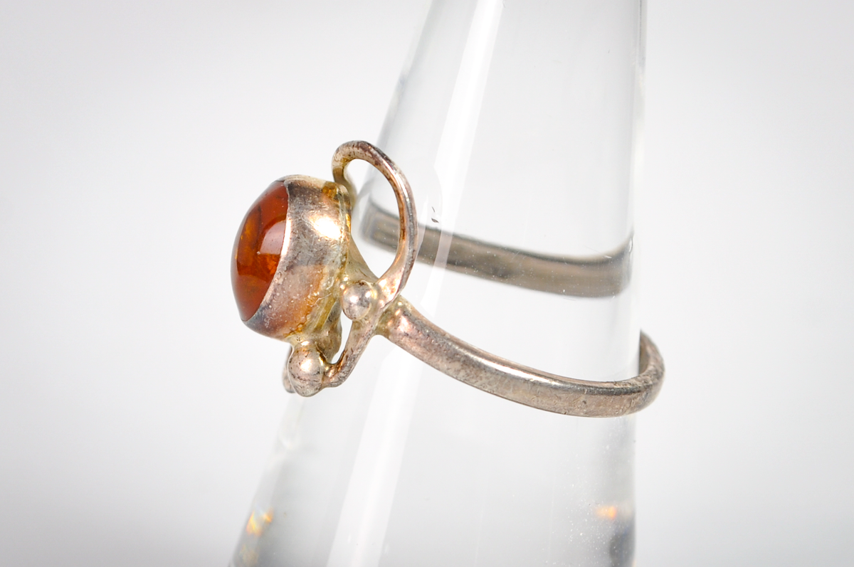Vintage Modernist Sterling Silver Amber Ring Size 8 Open Wire Statement Design - Size 8 Amber Vintage Silver Statement Jewelry