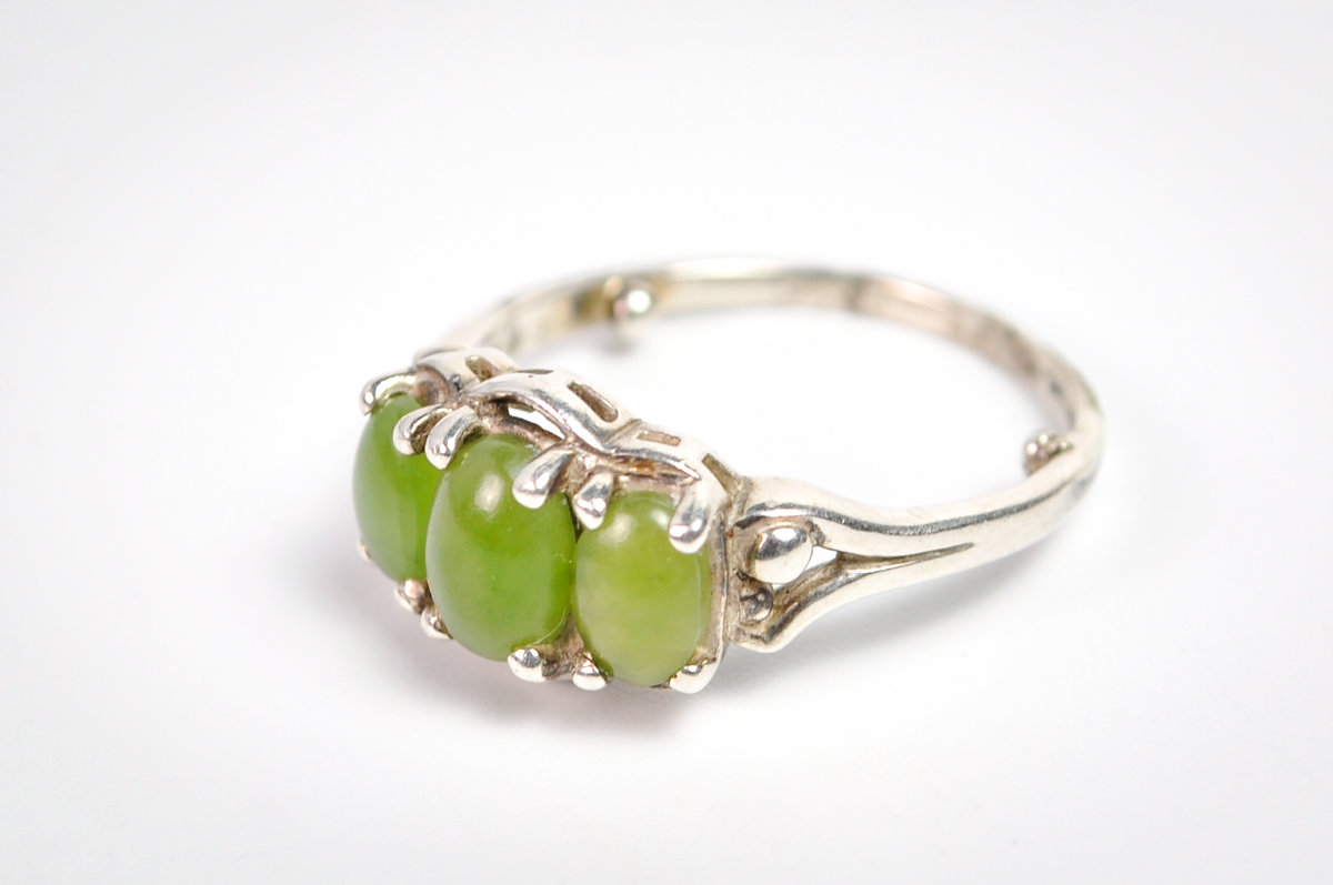 Natural Green Cabochon Ring, 925 Sterling Silver Three Stone Band, Size 7 - Vintage 925 Silver Triple Oval Green Prong Set Statement Ring Size 7