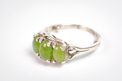 Natural Green Cabochon Ring, 925 Sterling Silver Three Stone Band, Size 7 - Vintage 925 Silver Triple Oval Green Prong Set Statement Ring Size 7