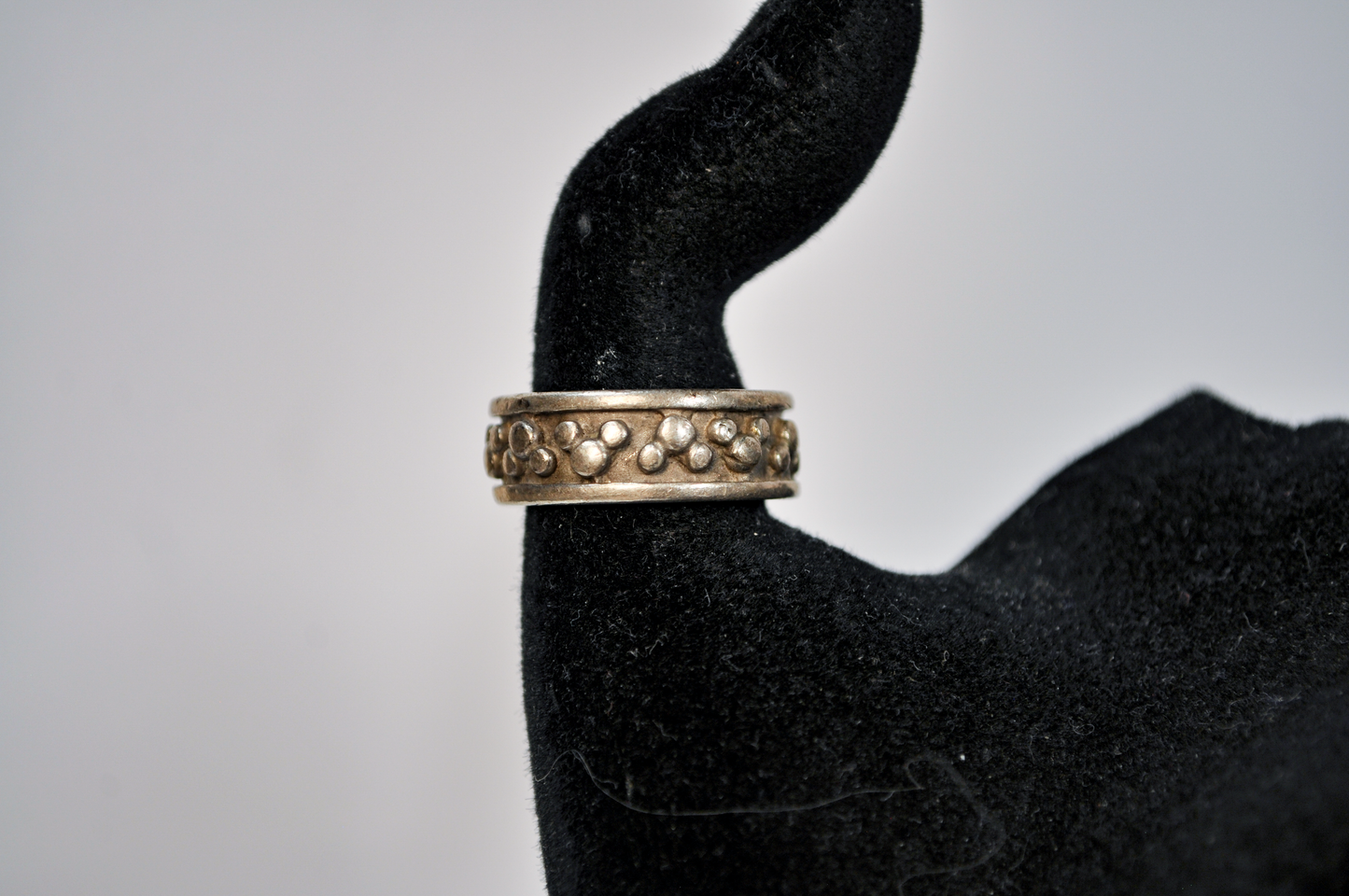 Disney 925 Sterling Silver Bubble Texture Ring Size 7 - Disney Sterling Silver Textured Bubble Band Size 7