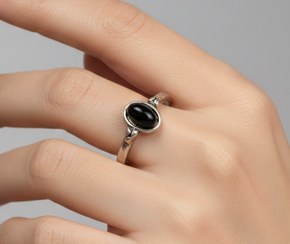 Vintage Sterling Silver Dainty Size 9 Black Oval Gemstone Ring - Stunning Sterling Petite Black Onyx Cabochon Ring Sz 9
