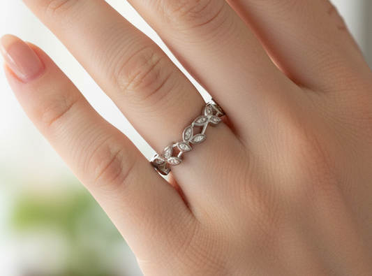 Vintage Sterling Leaf Shape Cubic Zirconia Diamond Accents Size 7 - Dainty Sterling Silver Olive Branch Motif Ring Sz 7
