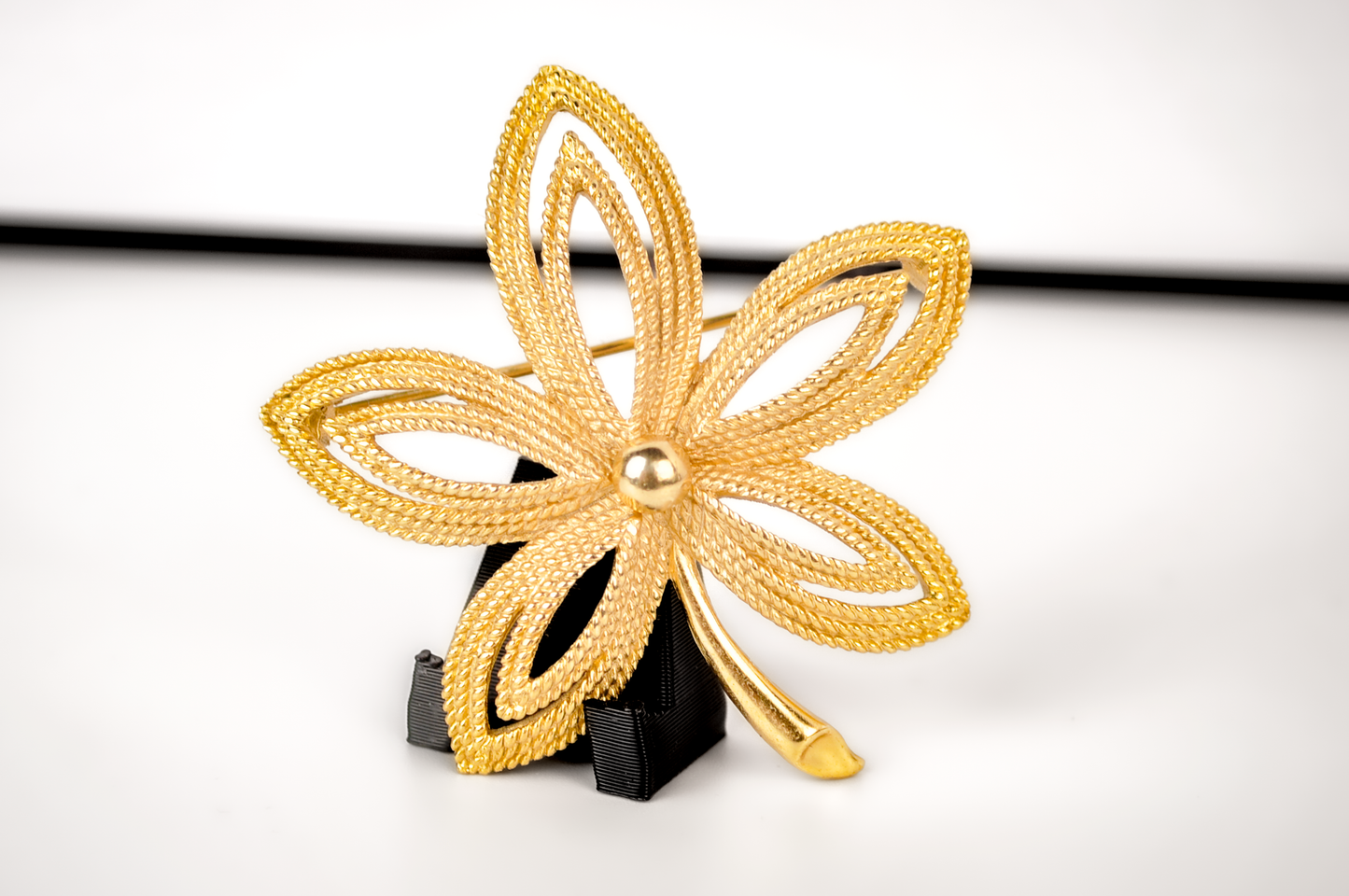Vintage Crown Trifari Gold-tone Flower Brooch - Openwork Flower Brooch Crown Trifari Vintage