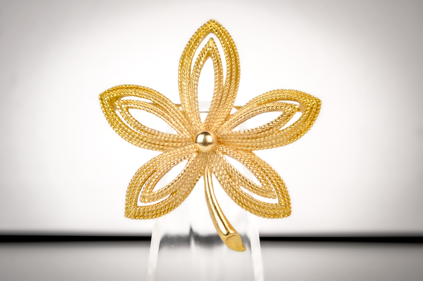 Vintage Crown Trifari Gold-tone Flower Brooch - Openwork Flower Brooch Crown Trifari Vintage