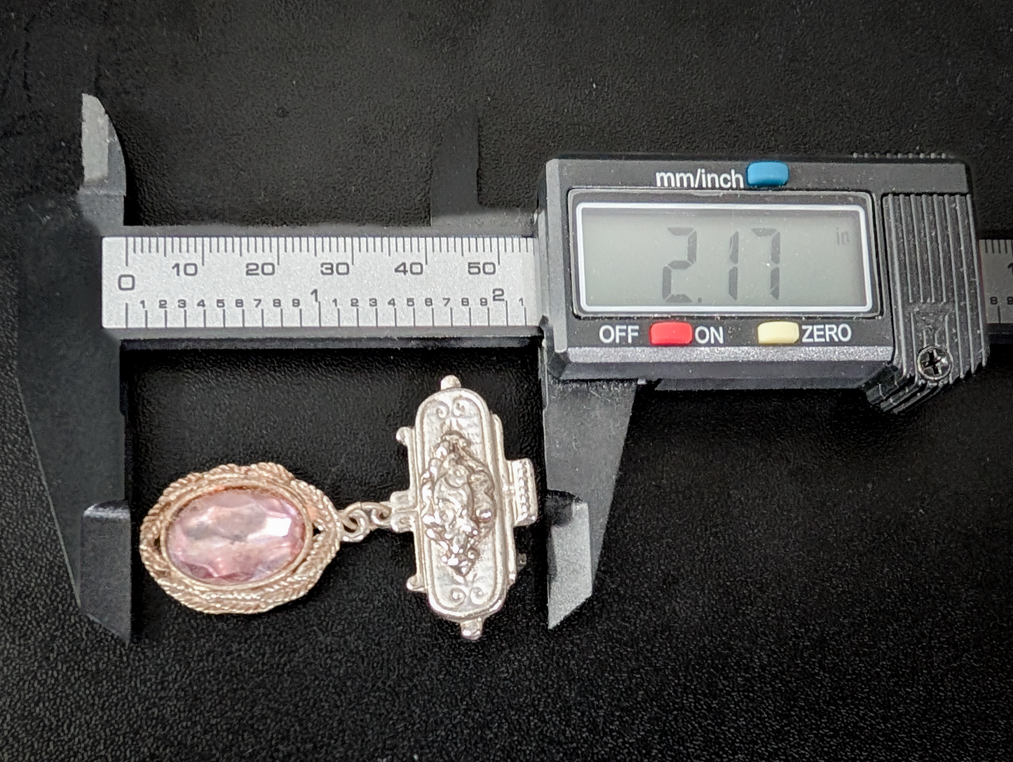 Vintage Silver Tone Lilac Cabochon Medallion Dangle Brooch Pin - Soft Lilac Purple Oval Stone Medallion Brooch Pin