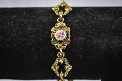 Vintage Gold-Toned Floral Link Bracelet - Detailed Floral Gold-Toned Link Bracelet