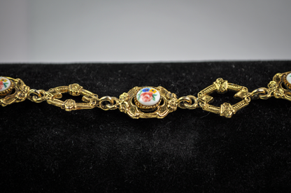 Vintage Gold-Toned Floral Link Bracelet - Detailed Floral Gold-Toned Link Bracelet