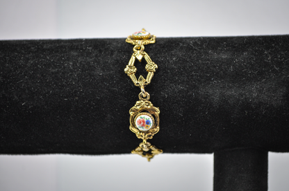 Vintage Gold-Toned Floral Link Bracelet - Detailed Floral Gold-Toned Link Bracelet