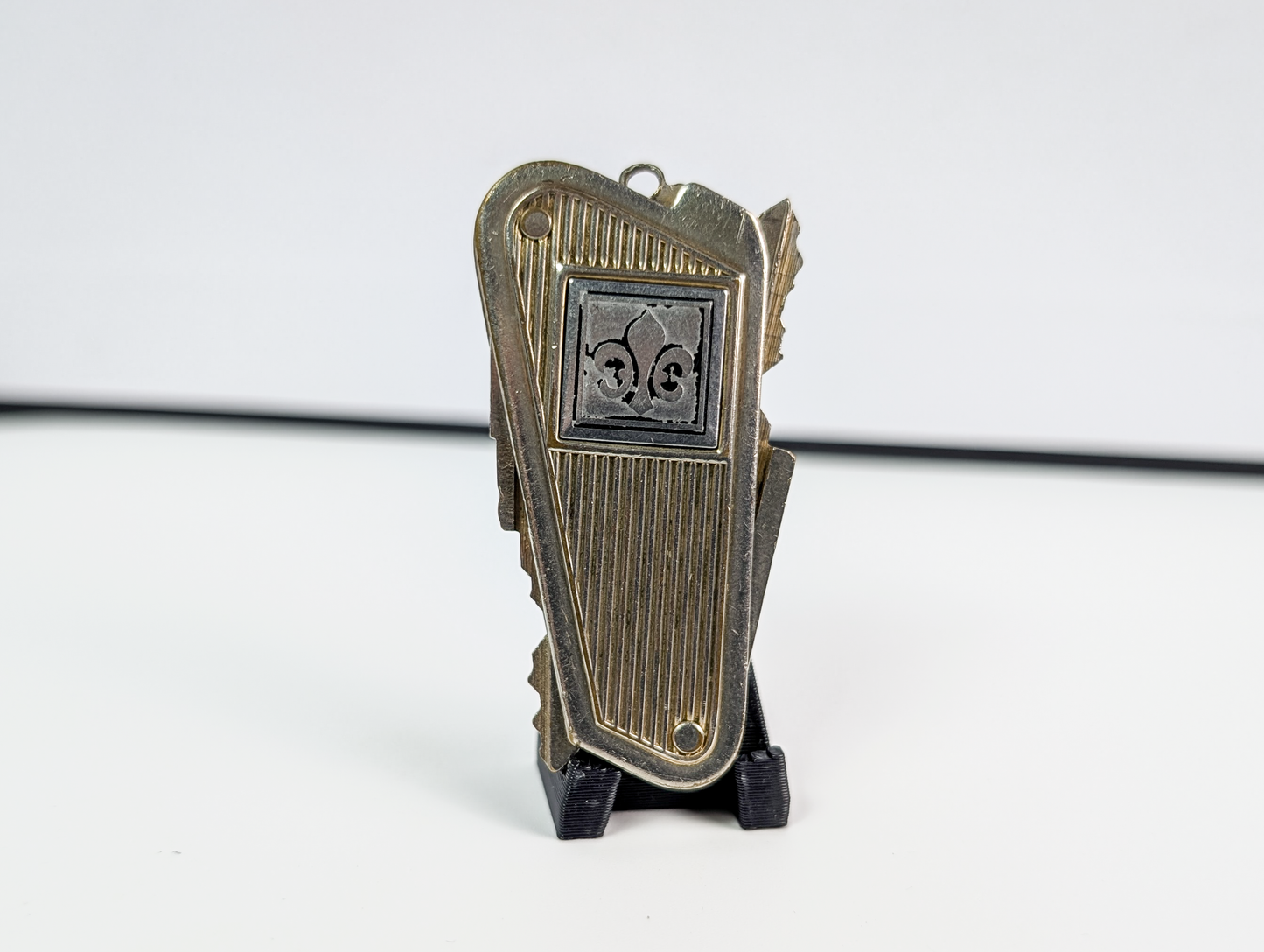 Vintage Fleur-De-Lis Folding Key Holder – Foldable Dual Keys 1950s Auto Collectible