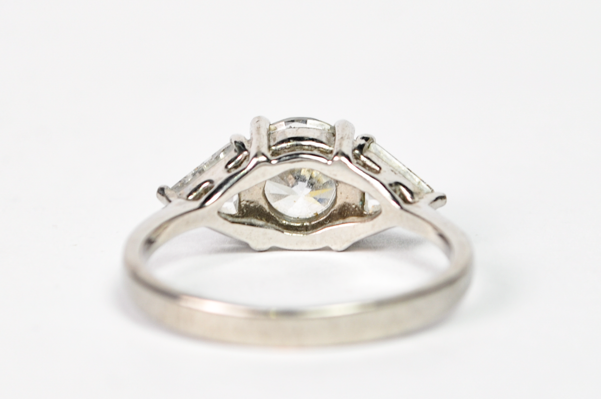 Vintage Style Sterling Silver Ring Size 8 Three Stone Round Cubic Zirconia - Sterling Silver 925 Faux Diamond Engagement Ring Sz 8