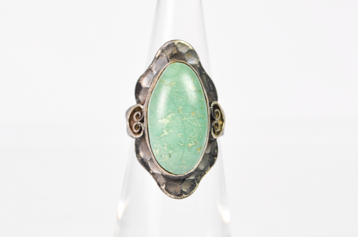 Vintage Southwestern Green Turquoise Scalloped Ring Size 4 - Native American Green Turquoise Ring Size 4 Scalloped Sterling Silver