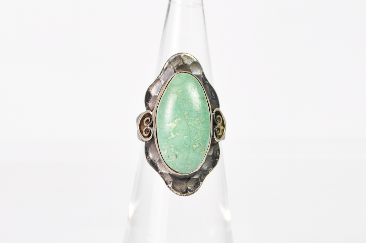 Vintage Southwestern Green Turquoise Scalloped Ring Size 4 - Native American Green Turquoise Ring Size 4 Scalloped Sterling Silver