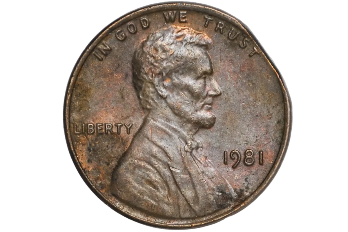 1981 Minor Straight Clipped Planchet Error Penny - Planchet Clip Curved Lincoln Penny 1981