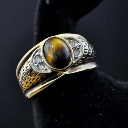 PalmBeach Jewelry Men's Oval-Shaped Tiger's Eye and Crystal Ring - Men’s Yellow Gold-Plated Genuine Tiger's Eye and Round Crystal Ring