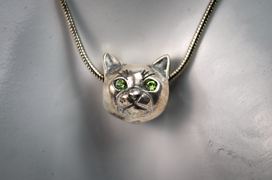 Zable Sterling Silver Peridot Eyed Cat Face Bead Charm - Stamped and Tested Sterling Silver - Animal Bracelet Charms